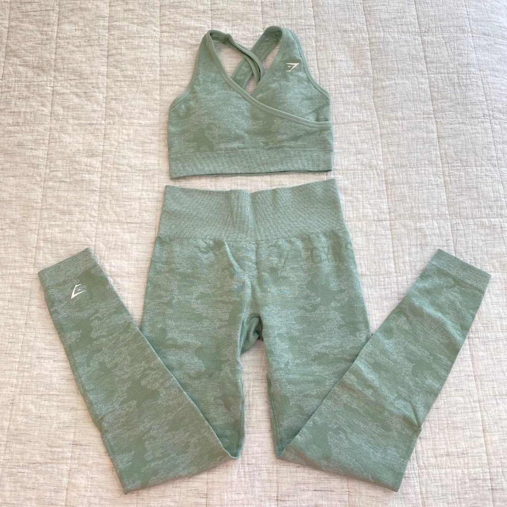 Gymshark Camo Seamless Sports Bra & Legging - Sage Green Small